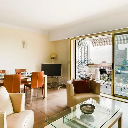 Superbe 3 Pieces Avec Vue Mer Panoramique Et Piscine Cannes