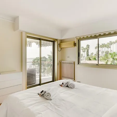 Superbe 3 Pieces Avec Vue Mer Panoramique Et Piscine * Cannes